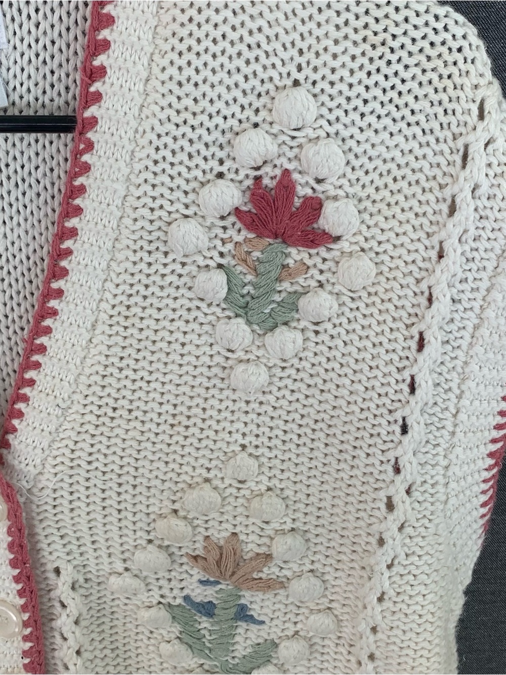 Vintage Leslie Fay Cream Knitted Floral Vest with Pink Trim Sweater Size Small - Picture 3 of 8